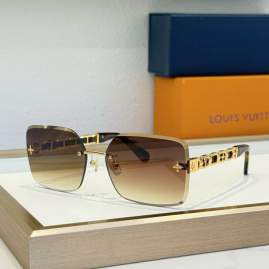 Picture of Louis Vuitton Sunglasses _SKUfw77095925fw